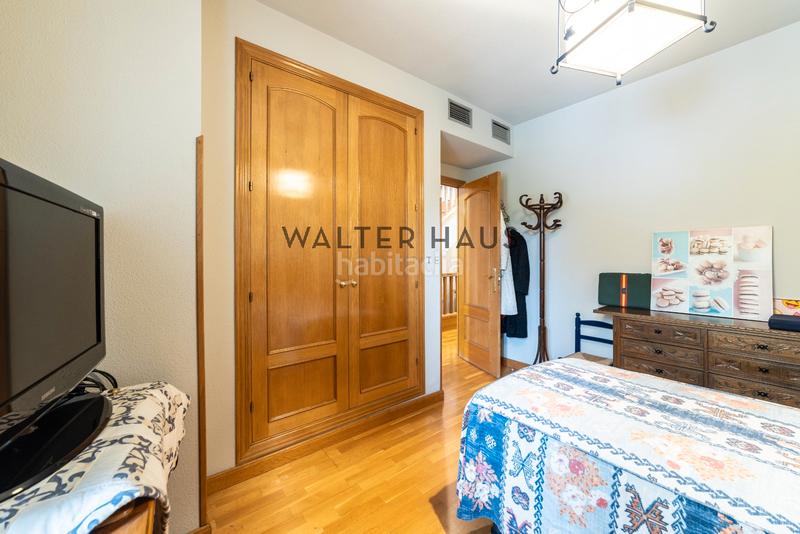Foto 1a880884-4a7b-4cc8-841f-1da849b06995. Chalet  adosado en venta con terraza, jardín, plaza de garaje y piscina en la zona de la piovera, en Madrid
