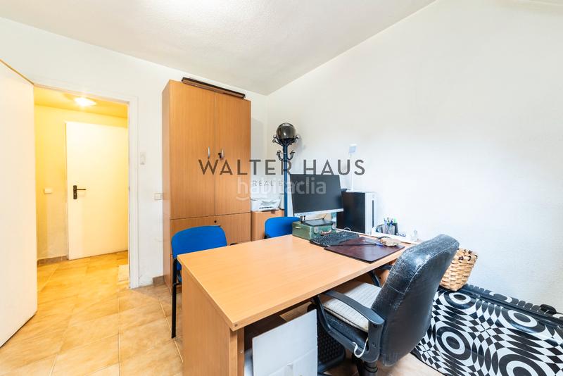 Foto b8c2455d-6c09-4677-97b0-fee5c474d73a. Chalet  adosado en venta con terraza, jardín, plaza de garaje y piscina en la zona de la piovera, en Madrid