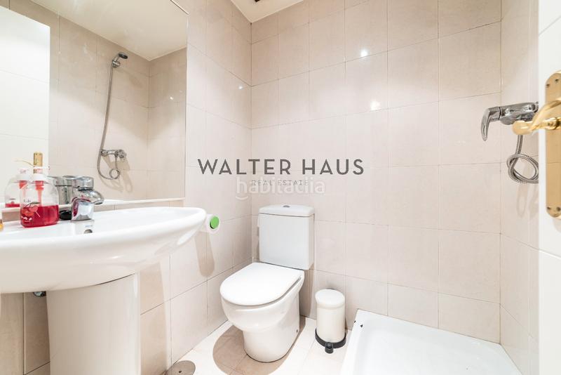 Foto c9ce021d-2c52-4717-a5e5-0e3baf2f63fe. Chalet  adosado en venta con terraza, jardín, plaza de garaje y piscina en la zona de la piovera, en Madrid
