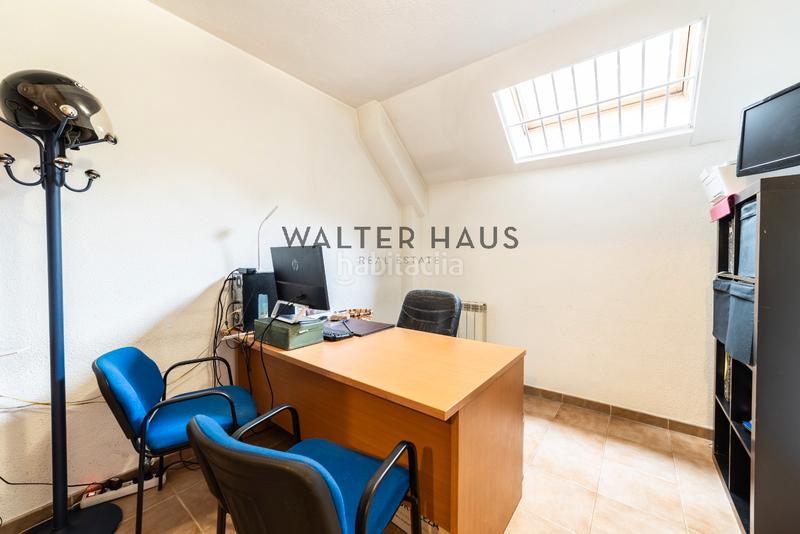 Foto e03e7454-0a6a-487f-af33-0749f6eb6e99. Chalet  adosado en venta con terraza, jardín, plaza de garaje y piscina en la zona de la piovera, en Madrid