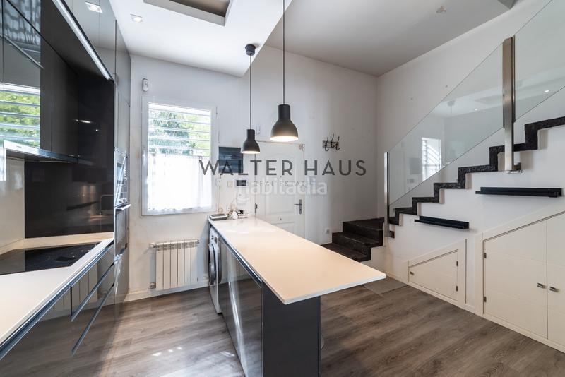 Foto ca00b875-8d78-46df-83dd-656b9d2b8c59. Chalet avec chauffage parking piscine dans Hispanoamérica-Bernabéu Madrid