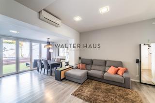 Chalet  Avenida del levante. Chalet adosado en venta, con piscina y jardín en hispanoamérica,