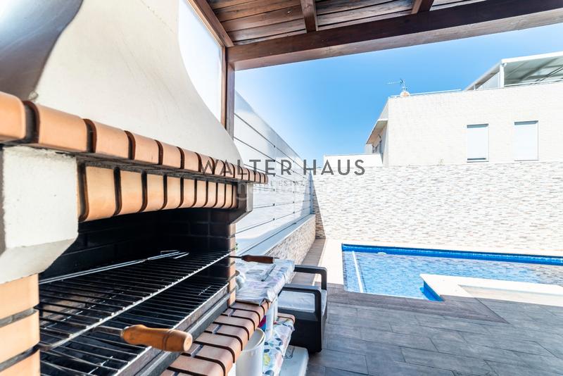 Foto 48153ea4-251b-4211-aa63-5a324e61fa9a. Casa aparellada amb calefacció piscina a Soto de Henares Torrejón de Ardoz