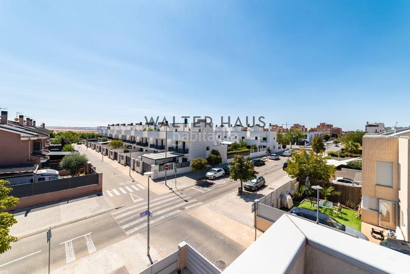 Foto a4c163eb-dde9-44cd-9fda-1eddc3eaff35. Casa aparellada amb calefacció piscina a Soto de Henares Torrejón de Ardoz