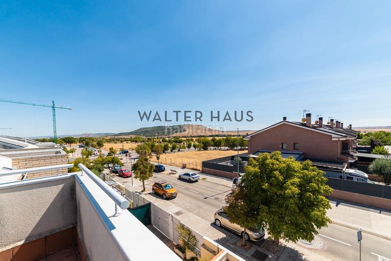 Foto d8e463cb-8bea-4f26-a0ad-3cc9cb21d170. Casa aparellada amb calefacció piscina a Soto de Henares Torrejón de Ardoz