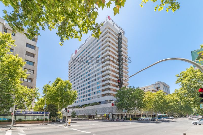Foto 9c65b117-f9c9-48c9-8c18-560478d81be0. Pis amb calefacció aparcament a Nueva España Madrid