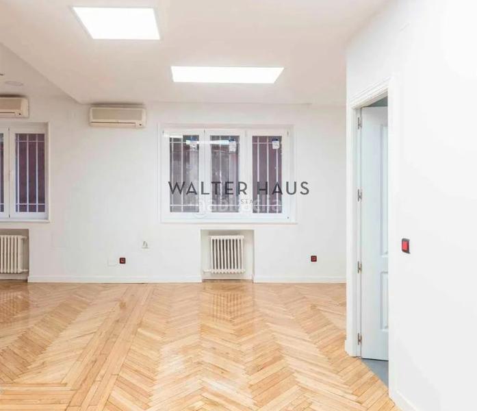 Foto 651c129d-2d01-4f48-9182-39a593f2312d. Oficina  en venta en El Viso, . en El Viso Madrid