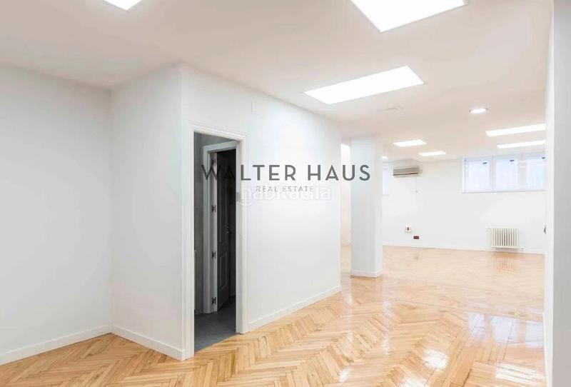 Foto b72e0fce-c2ee-4bb0-9289-5747a41acccc. Oficina  en venta en El Viso, . en El Viso Madrid