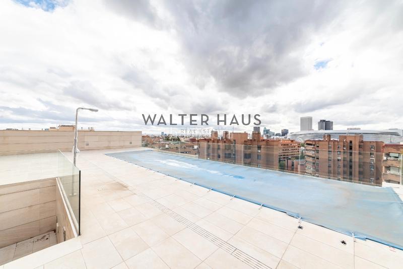 Foto 92ee9f5f-a3b4-4f33-9219-e091f9f5cb45. Location appartement avec chauffage parking dans Hispanoamérica-Bernabéu Madrid