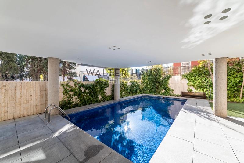 Foto 037a939c-92b1-4a02-9d31-8a6bfcc29c5a. Piso dúplex exterior en venta en El Viso, . en El Viso Madrid