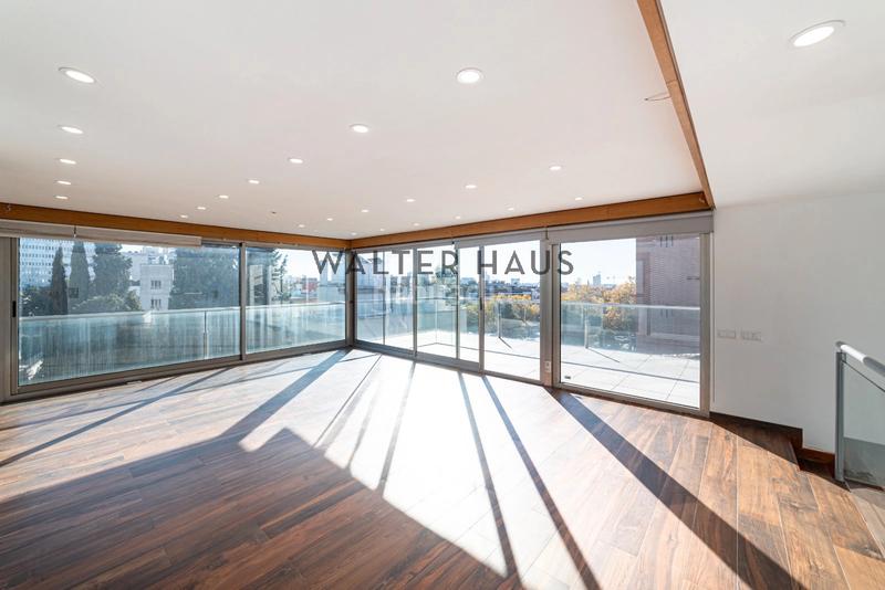 Foto 0b841491-2bc0-4909-bf97-050e7d76c7b6. Piso dúplex exterior en venta en El Viso, . en El Viso Madrid