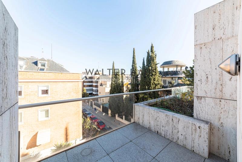 Foto a0e1eaef-3d70-4335-a0e3-2613e652252e. Piso dúplex exterior en venta en El Viso, . en El Viso Madrid