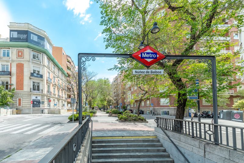 Foto ee4f6ddc-c573-41f4-80ef-5b48aa4f0e60. Pis amb calefacció a Castellana Madrid