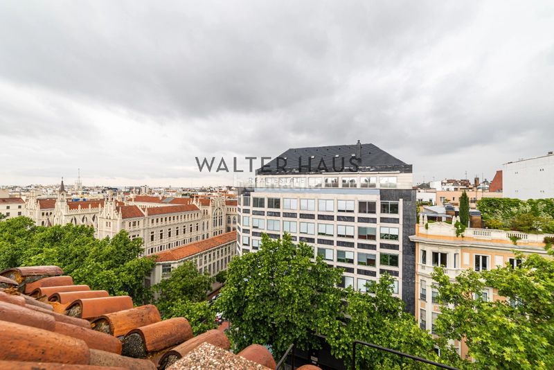 Foto b0d5dfef-5bd5-4a43-b1c6-8859c6135c4d. Àtic amb calefacció aparcament a Lista Madrid