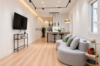 Location Appartement  Paseo de la reina cristina. Piso totalmente reformado en alquiler en jerónimos, madrid