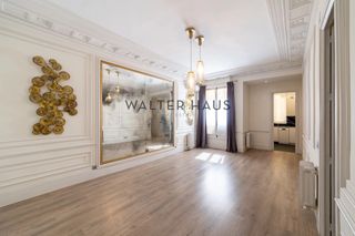 Pis  Paseo del general martínez campos. Piso en venta en almagro, madrid