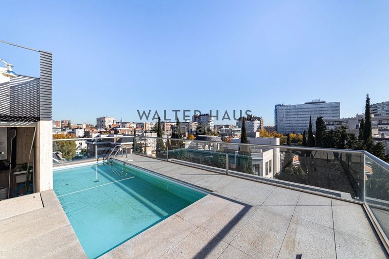 Foto 63ce0d2c-0aa8-4a8c-989a-534d7525d78f. Lloguer dúplex amb calefacció aparcament piscina a Madrid