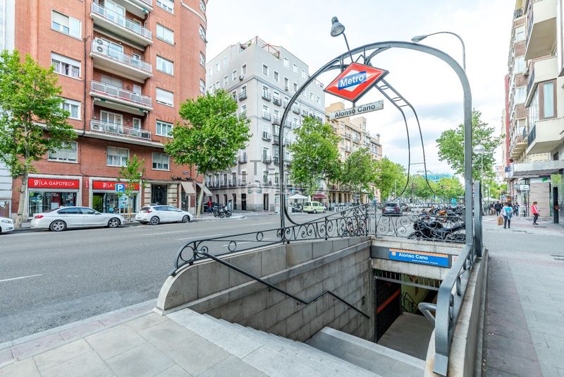 Foto 6a091ede-00ee-41cf-b3a2-9e8d7c295ac3. Local comercial a Almagro Madrid