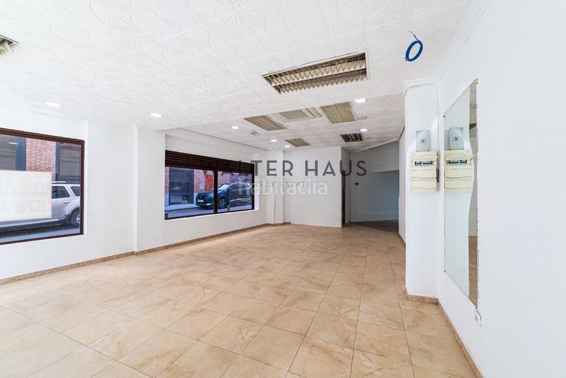 Foto b731fdc0-5298-46e3-b660-f46e6227da9a. Local comercial a Almagro Madrid