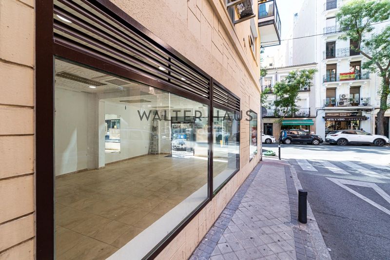 Foto fe5ade8c-0065-46ec-bc84-f97c630ec4f0. Local comercial a Almagro Madrid