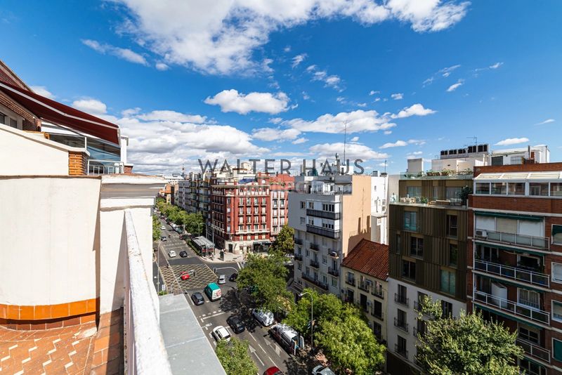 Foto ad79fb58-4a20-43db-9ad8-85a5c10dd4de. Attico in Trafalgar Madrid