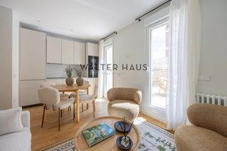 Appartamento  Calle de ponce de león. Ático totalmente reformado en venta en almagro, madrid