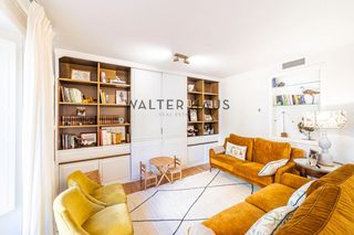 Etagenwohnung in Calle de José Ortega y Gasset
