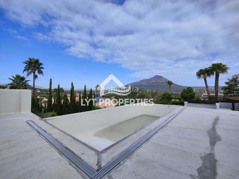 Foto 3daef124-8a1a-45f4-8a79-c361944a1a53. Chalet con piscina in Partida Comunes-Adsubia Xàbia