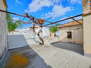 Casa a Ondara. Casa de pueblo en ondara ideal para inversión por su ubicación,