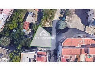 Terreno residencial en Centro Ciudad. Solar urbano para construcción de pequeña finca de 4 alturas ent