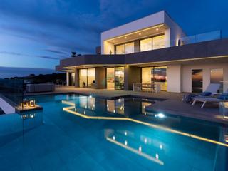 Xalet  N/a. Exclusiva villa en cumbre del sol con vistas al mar