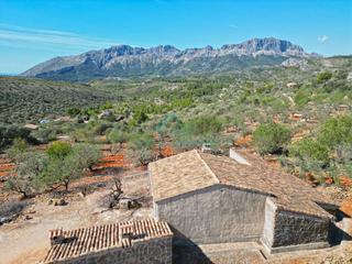 Casa  N/a. Casa rústica en plena naturaleza con increíbles vistas y privaci