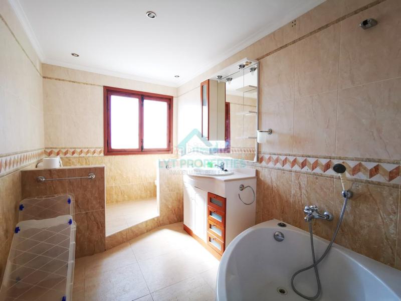 Foto 2e11082d-b89f-46b2-90e2-8886eeb51fcb. Chalet con piscina in Partida Tosal - Zona dels Castellans Xàbia