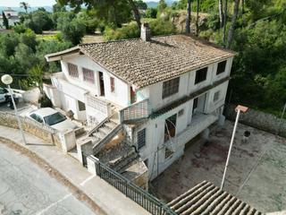 Xalet  N/a. En venta amplio chalet para reformar casi dentro del mismo puebl