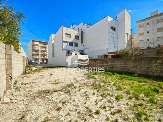Terreno residencial en Gata de Gorgos. Venta de solar urbano para construcción de finca, apartamentos y