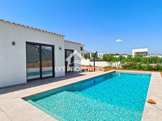 Casa en Partida Comunes-Adsubia. Villa en una sola planta con piscina y bonitas vistas abiertas a