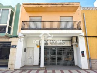 Maison à Gata de Gorgos. Casa de dos alturas, negocio más vivienda diáfana con dos terraz