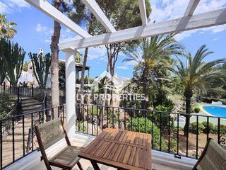 Piccolo appartamento in Pedreguer. Apartamento de diseño con vistas a la piscina en la sella