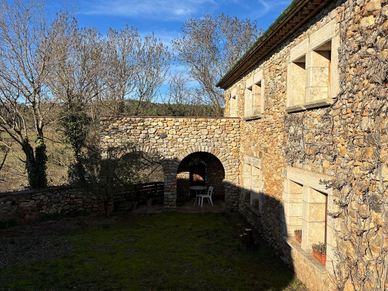 Foto c0b9e682-6510-43ae-9f76-9d69bcb87e9a. Masia amb calefacció a Cabanelles