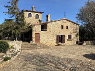 Country house in Canet d´Adri. Masia en venta en canet dadri