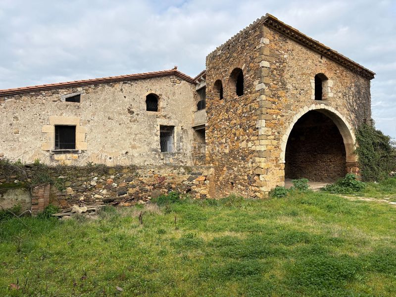 Foto edf1f567-ff1e-4151-8c07-ec773c6be4c6. Masia a Juià