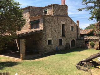Casa en Bisbal dEmpord (La). Casa con 3 habitaciones con calefaccin, aire acondicionado y vi