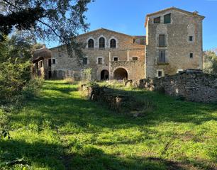 Masia a Mediny. Masia en cornell de terri