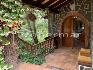 Chalet en Sant Celoni. Magnifica villa con espectaculares vistas