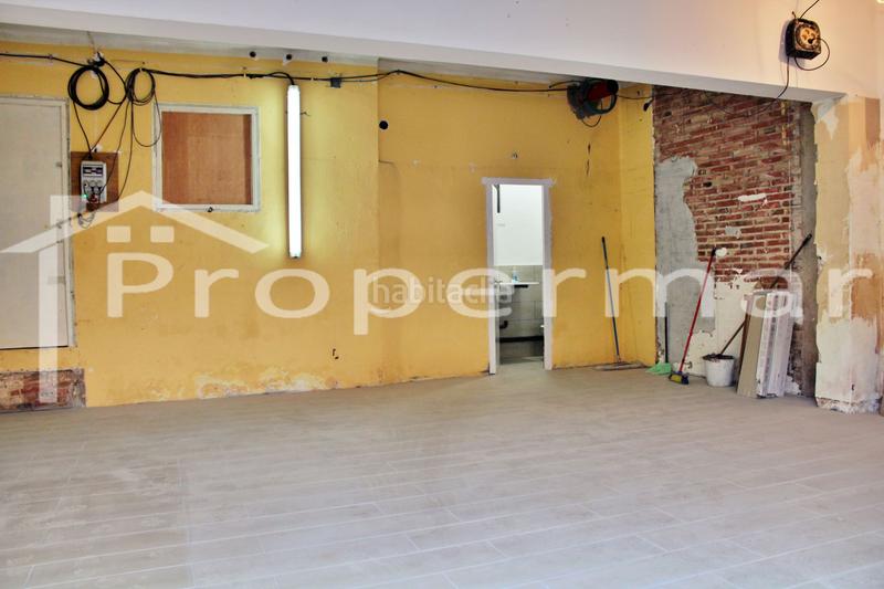 Foto 4891e9e8-0eff-40a3-b49c-f633db68d3c1. Alquiler local comercial local en pleno centro en Roca del Vallès (La)