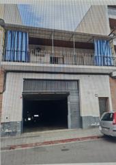 Nau industrial a Sant miquel. Nave con vivienda arriba en venta en granollers