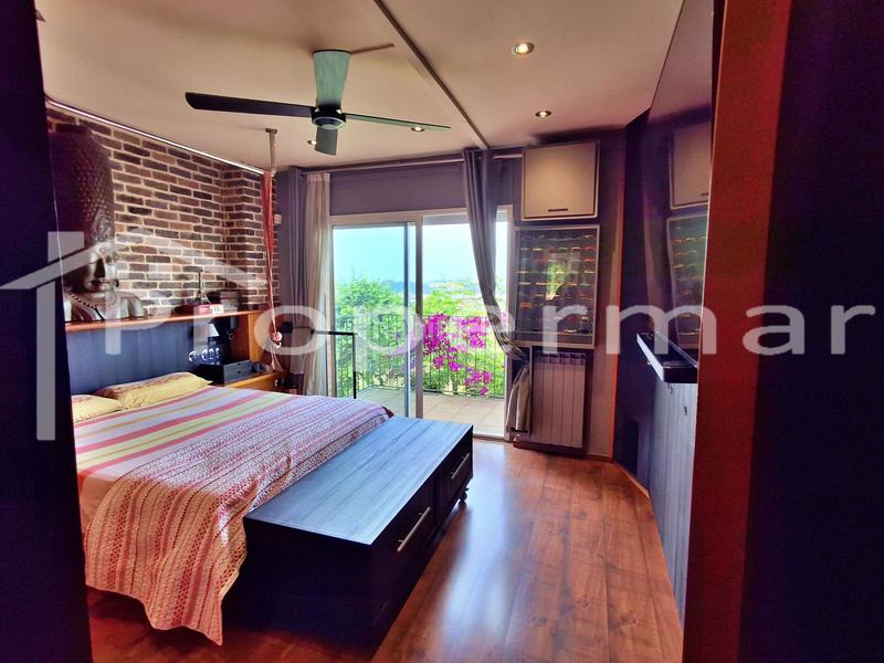Foto 128bfc96-d9d3-4a8d-a5ce-3cd5c2bb533f. Semi detached house with heating pool in Font Verda Granollers