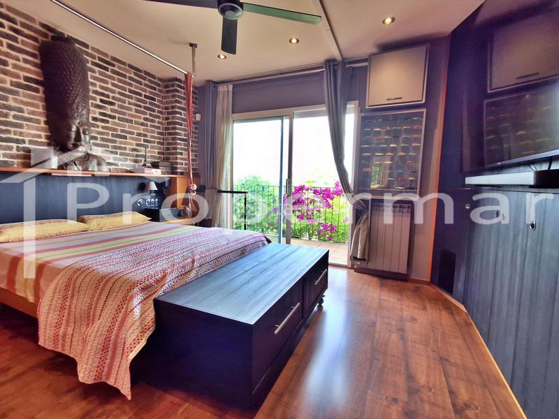 Foto 2b952f47-a7ec-4e89-bd73-19c47364a901. Casa adosada casa en venta , 3 dormitorios. en Font Verda en Granollers