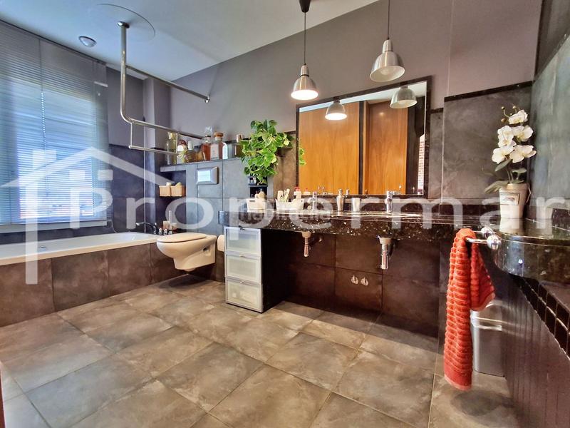 Foto 88b854a9-5a9c-4151-a125-8928c8de2cf5. Semi detached house with heating pool in Font Verda Granollers