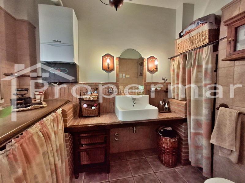 Foto a9175630-db1f-4c1d-b44e-0b66362c788d. Semi detached house with heating pool in Font Verda Granollers
